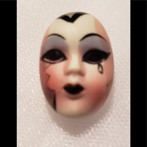 VINTAGE 1980s porcelain mask pin.
